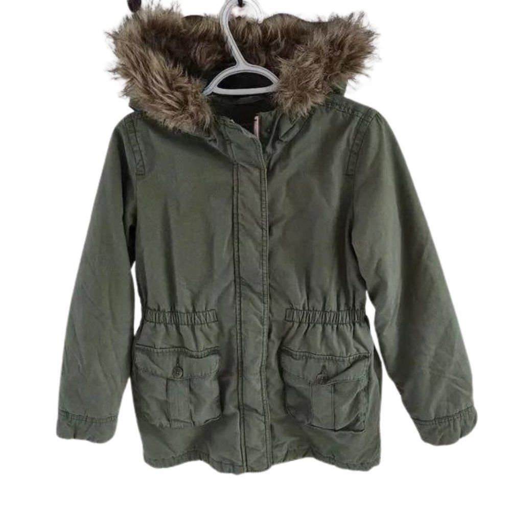 Gap Kids Winter Coat Jacket with fixed hoodie Youth sized XXL Green in color.